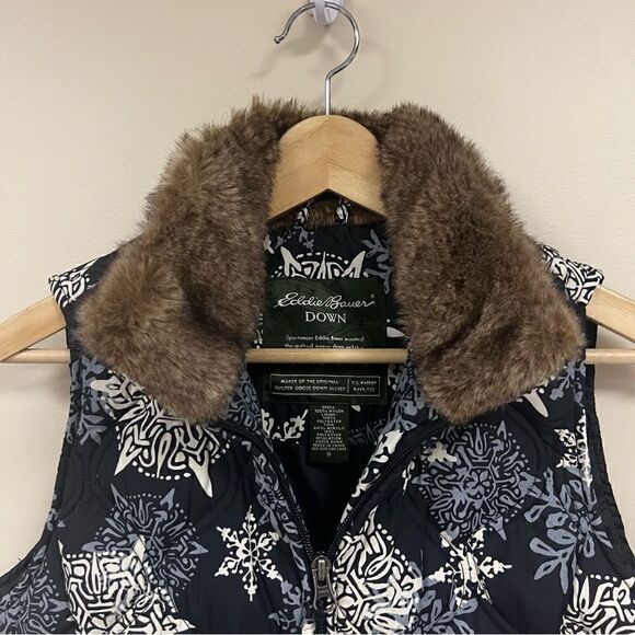 Eddie Bauer snowflake down vest with fur collar S - Picture 2 of 6